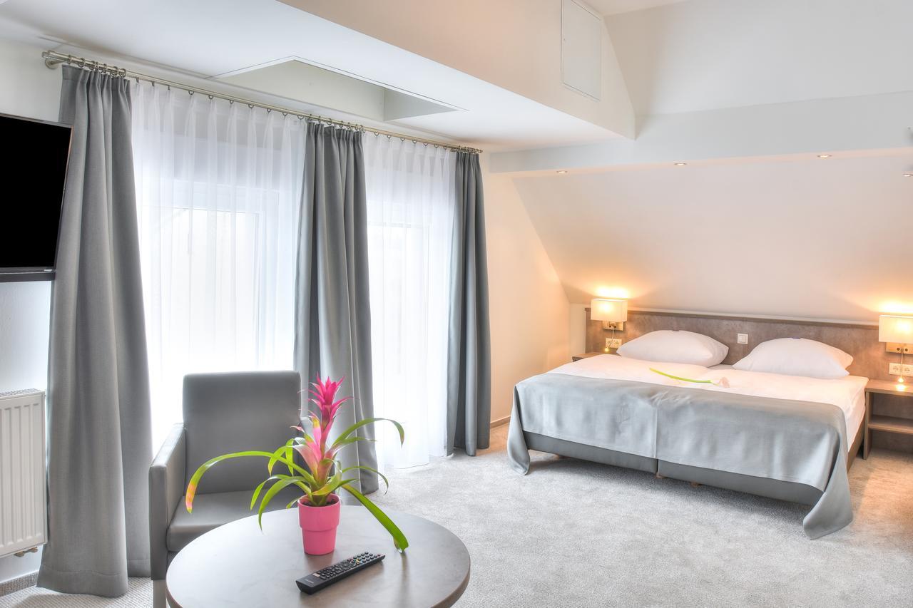 Fast Lane Hotel Barweiler Luaran gambar