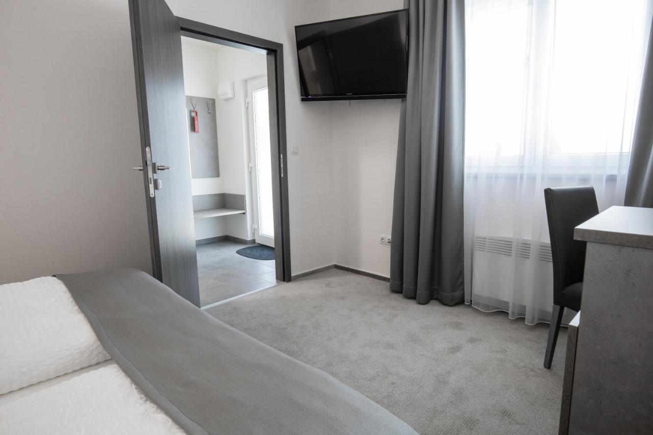 Fast Lane Hotel Barweiler Luaran gambar